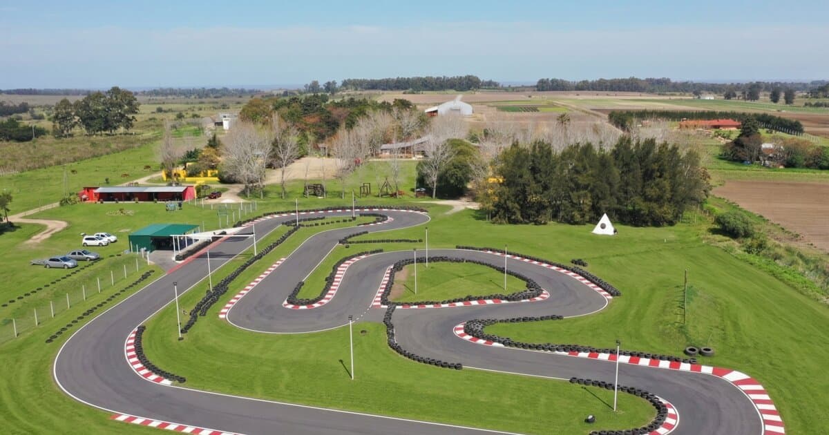 Vista aérea de la pista de Karting 27 en Montevideo
